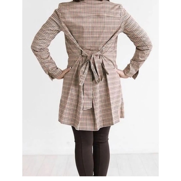 Cabi Trench Coat - Picture 2 of 11